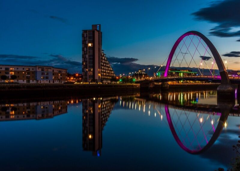 view-of-the-clyde-arc-and-titan-hydro-apartment-in-glasgow-at-dusk_t20_dognYn.jpg