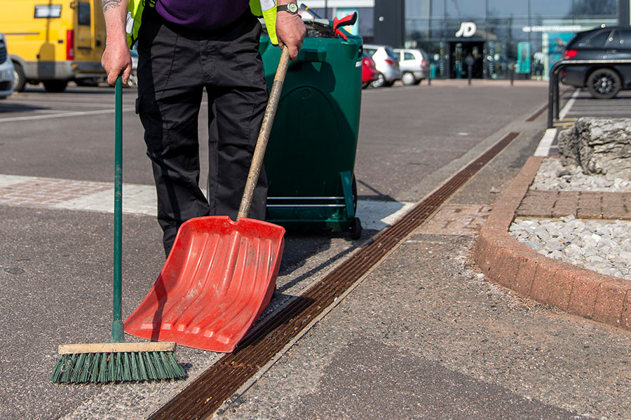 sweeping and litter picking services