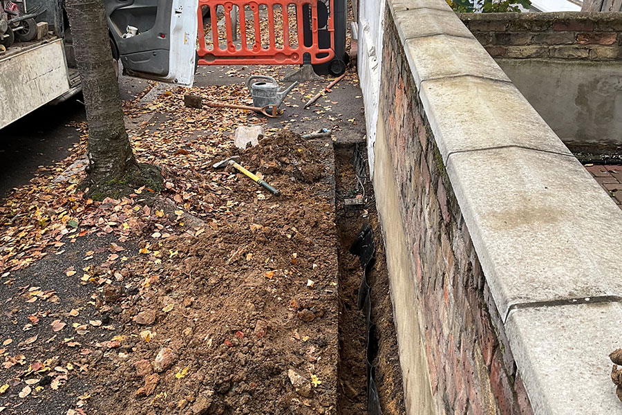 tree root barrier installation