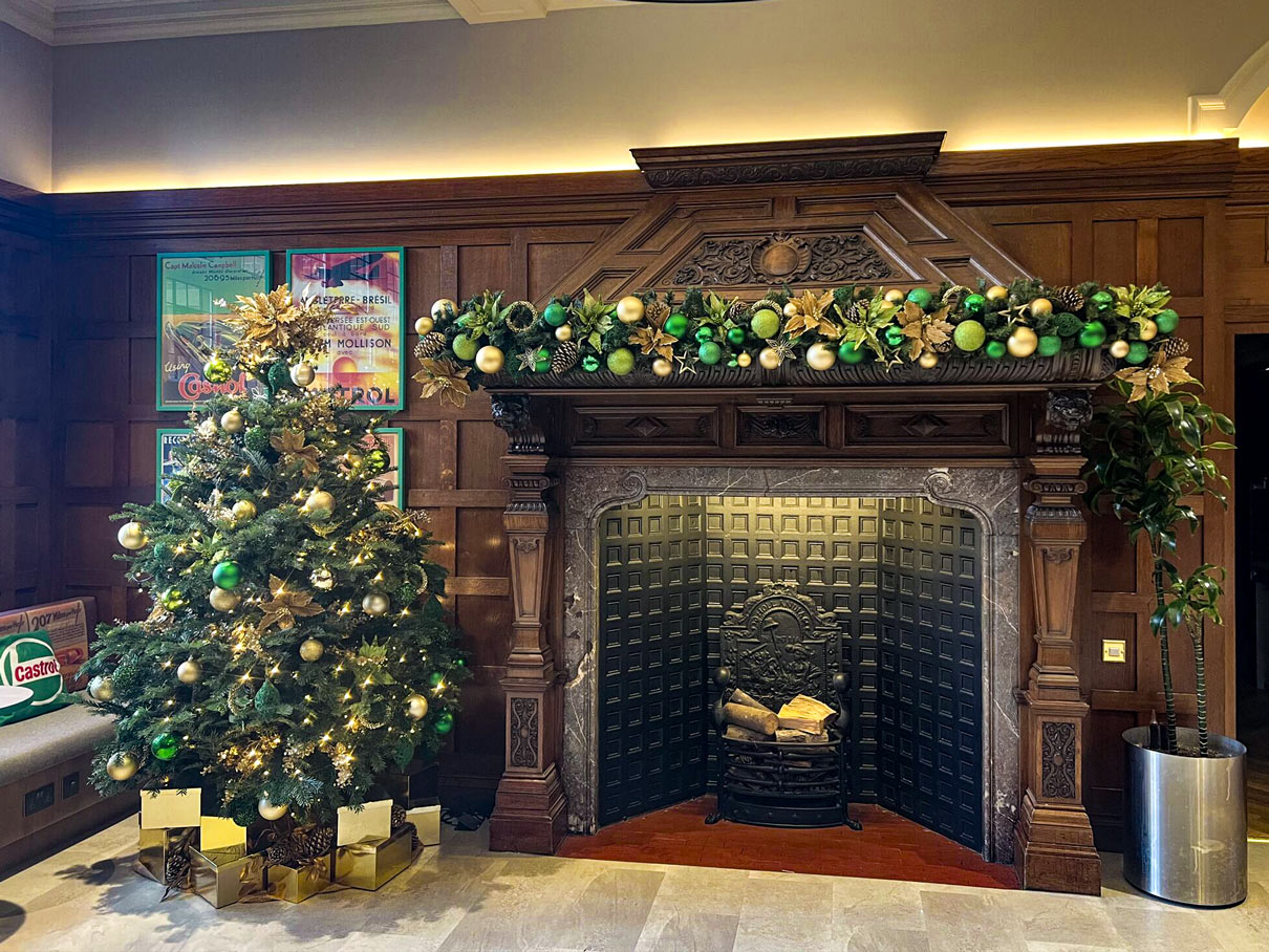 christmas tree installation for businesses